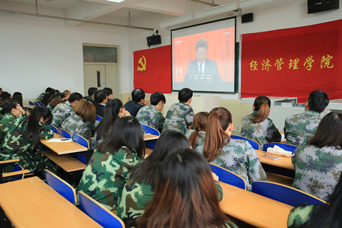 保定贺阳教育集团两高校组织师生收看并热议十九大报告