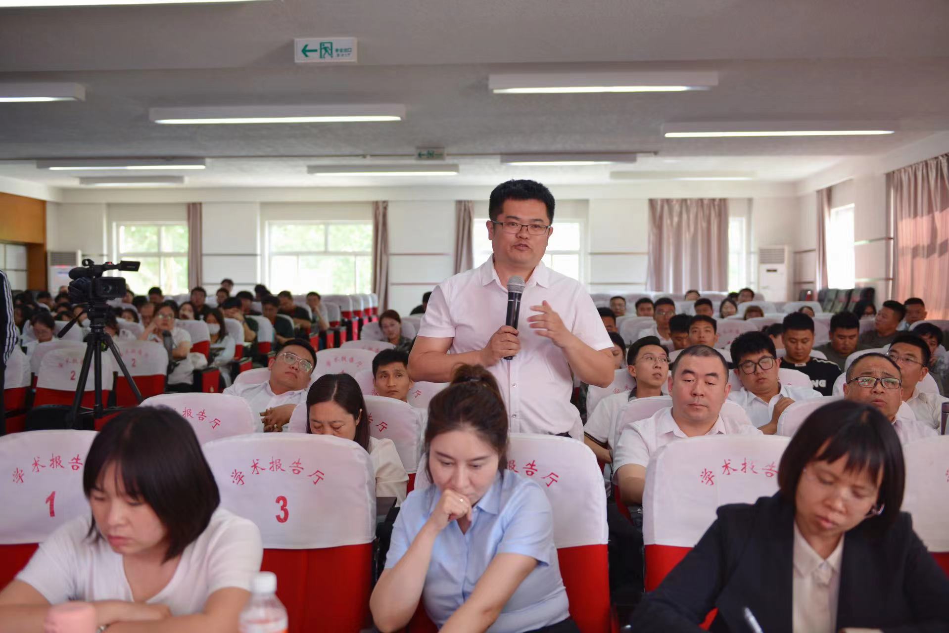 北京科技大学刘春副主任为贺阳教育集团两高校作《就业工作经验和课程建设介绍》专题讲座